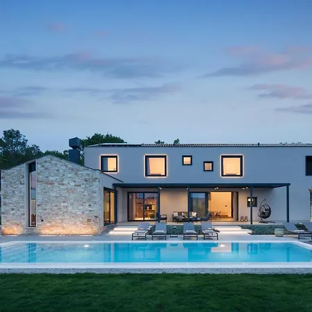Villa Beautiful Pine Tree Labin (Istria)