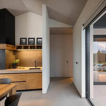 Beautiful Pine Tree Villa
